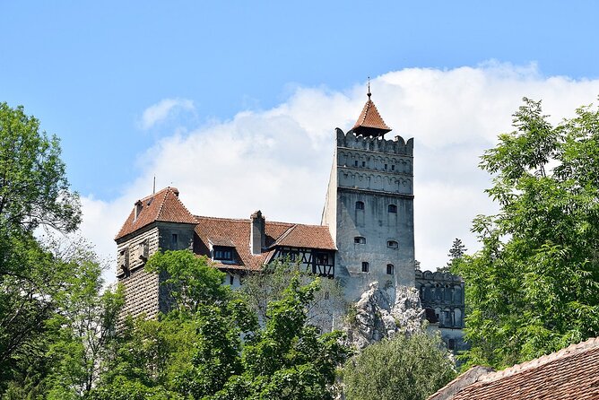 3-Day Tour of Transylvania’s Landmarks from Bucharest - Day 1: Peleș Castle and Bran Castle, then Brasov’s mix of styles