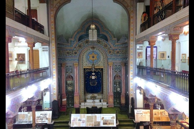 4h Jewish Legacy in Bucharest - Private Tour by Car and Walking - How the timing works when a synagogue is closed
