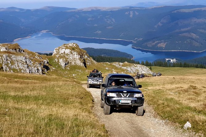 4x4 Driving Experience at Flying Altitudes - 7 Days - Day 2: Bran Castle, Diham Cottage coffee, and a mountain village dinner at 1,100 m