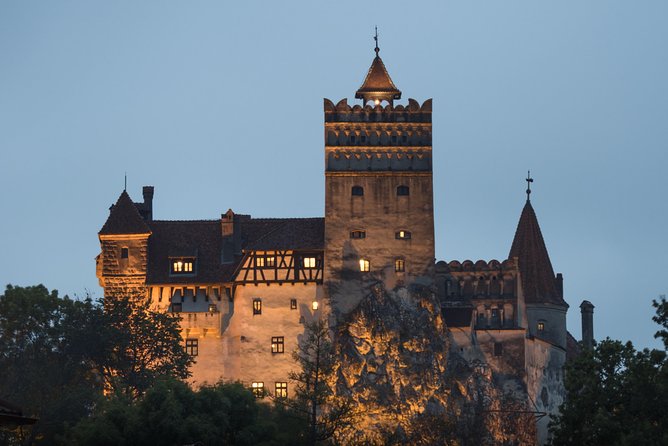 Adventure trip to Transylvania in 3 days from Bucharest - Day 2: Piatra Craiului Hiking, Brasov Old Town, and Muntele Tampa Bears