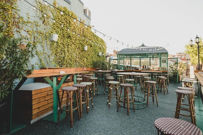 Bar Crawling - Stop 2 at naive Rooftop: Lounge Time with a Different Feel
