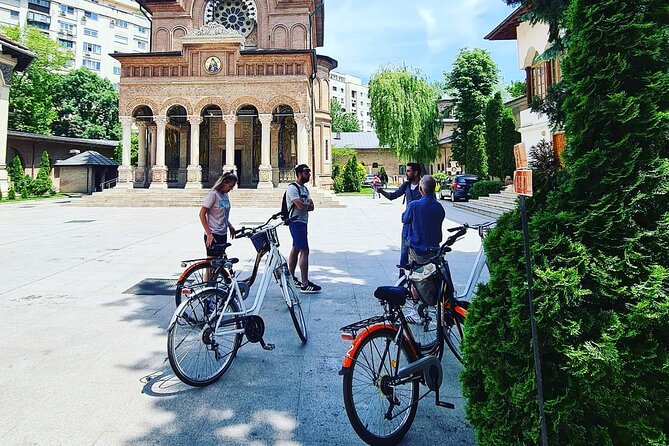 Bike Rentals - The landmarks you can stitch together, Curtea Veche and Bărăția