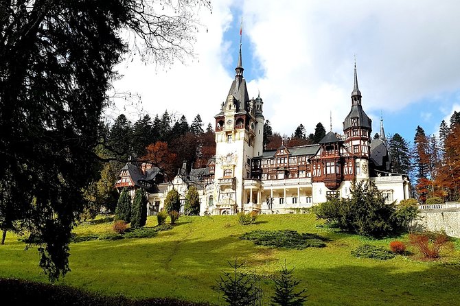 Bran Castle & Peles Castle - Premium Private Tour - Brasov’s historic center: closing the day with real streets, not just castles