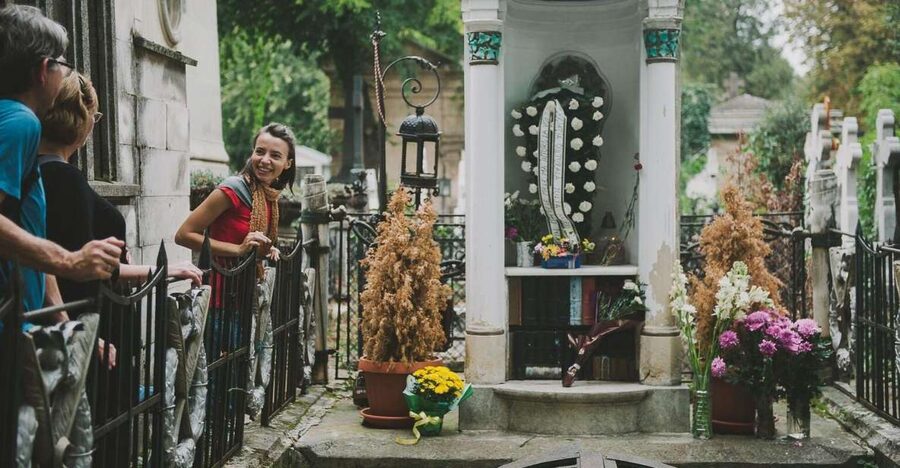 Bucharest: 3-Hour Dark History Tour with a Local - Starting at a cemetery corridor near central Bucharest