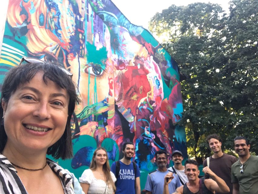 Bucharest: Alternative Sightseeing 2.5-3h-Hour Guided Tour - Calea Victoriei: murals, murals everywhere, and a long avenue perspective