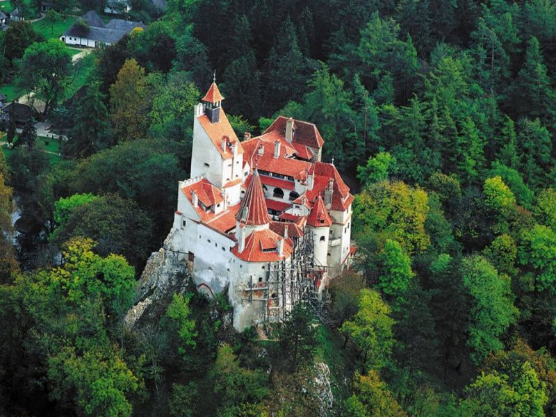 Bucharest: Bran & Peles Castle with Rasnov Citadel Day Trip - Getting picked up in Bucharest without the headache