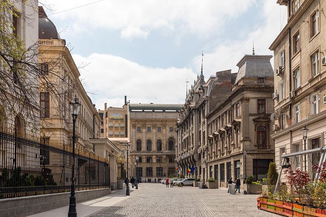 Bucharest Chronicles - The secret passage feeling: getting closer to the House of the People story