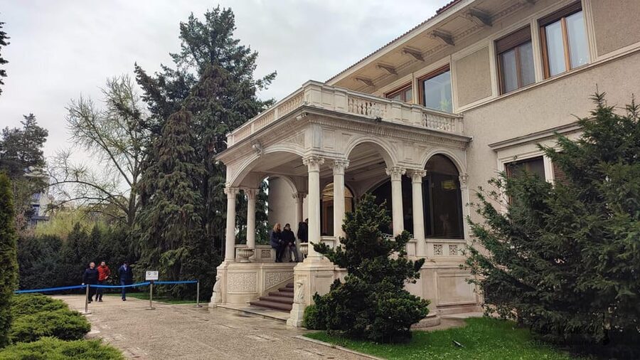 Bucharest city tour by car - House of Ceaușescu and the era it represents