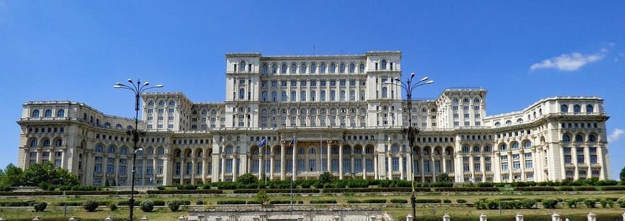 Bucharest city tour by car - What you actually learn when the guide ties it together