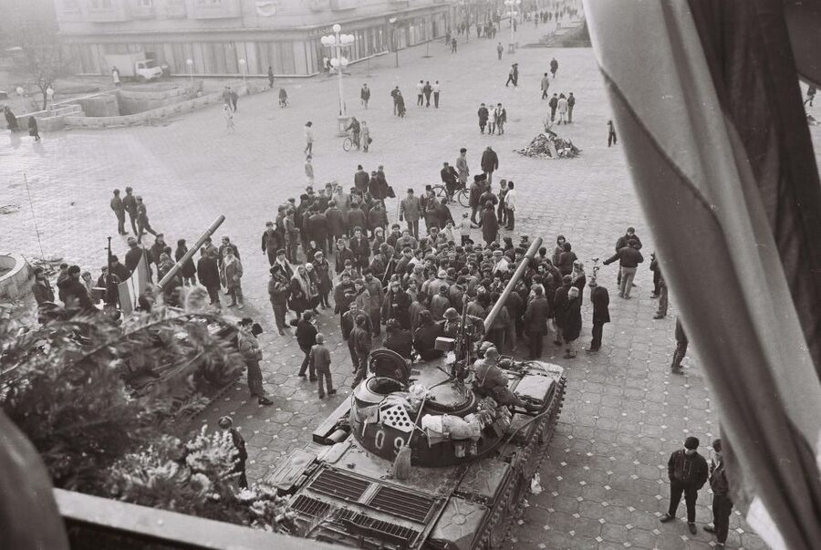 Bucharest Communism: From Lenin to Ceausescu - Ceaușescu’s background, his rise, and why control worked at home
