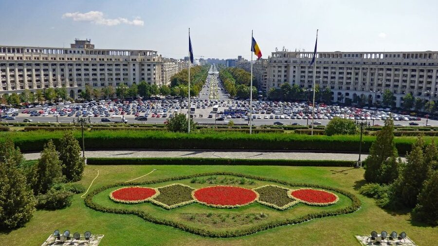 Bucharest: Communist Tour including Ceausescu Residence - Starting with hotel pickup and communist metro stations