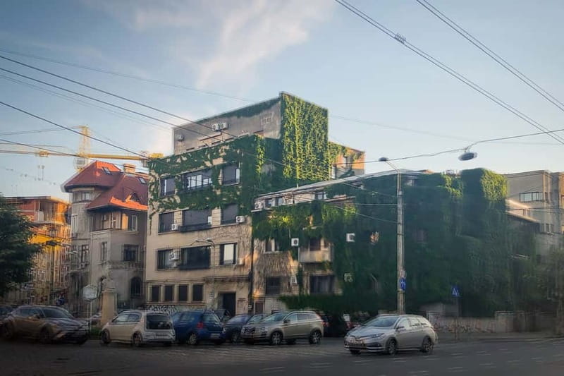 Bucharest: Craft Beer Tour with Traditional Meal - Six Beer Tastings and a Street Snack: What You’ll Actually Drink