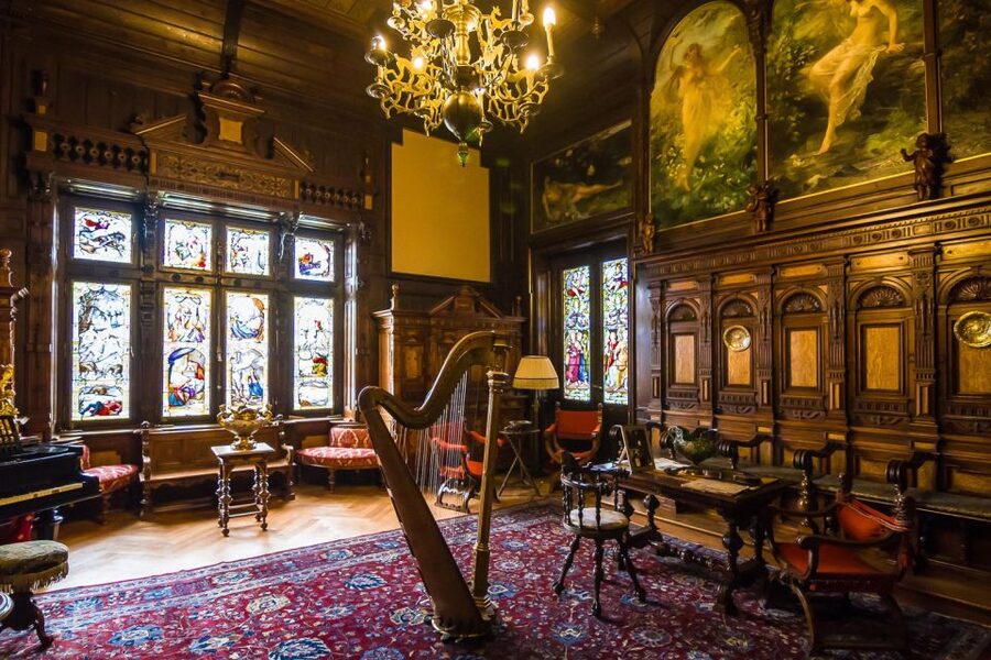 Bucharest: Day Trip to Dracula Castle, Peles Castle & Brașov - Price and value for a $45 Bucharest-to-Transylvania day