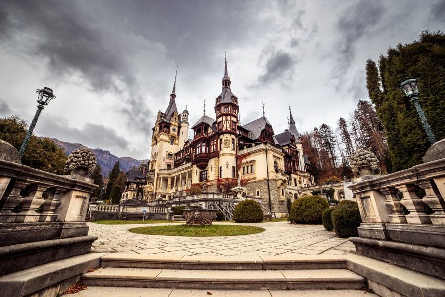 Bucharest: Dracula Castle, Peles Castle & Brasov Guided Tour - Timing, Traffic, and the Reality of “Organized” in Romania