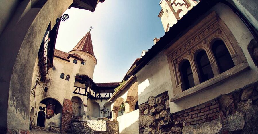 Bucharest: Dracula Castle, Peles Castle & Brasov Guided Tour - Peles Closures and Pelișor Options: How Your Date Changes the Day