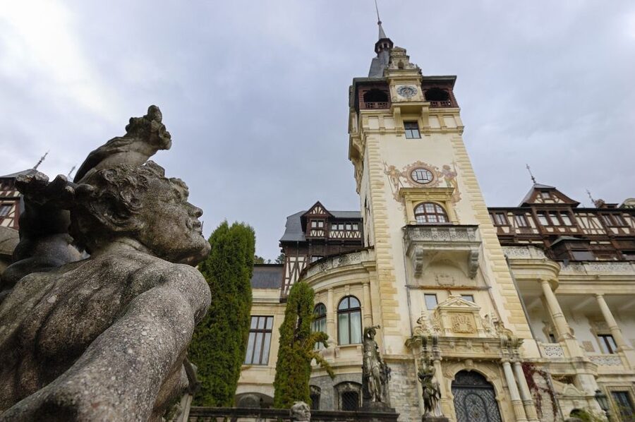 Bucharest: Dracula Castle, Peles Castle & Brasov Old Town - Why This Bucharest to Transylvania Day Trip Works (and Who It Fits)
