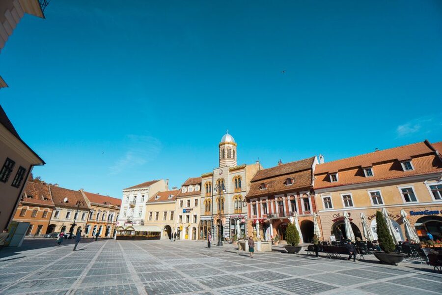 Bucharest: Dracula's Castle, Peles Castle, & Brasov Old Town - A 12-hour Romania castles sampler from Bucharest
