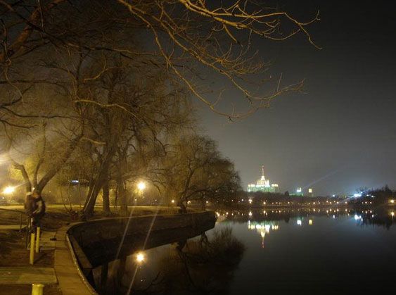 Bucharest Evening Tour and Traditional Dinner - Bucharest at night, why it works so well