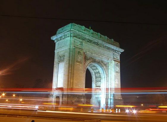 Bucharest Evening Tour and Traditional Dinner - The 1.5-hour guided drive: Palace of Parliament to Revolution Square