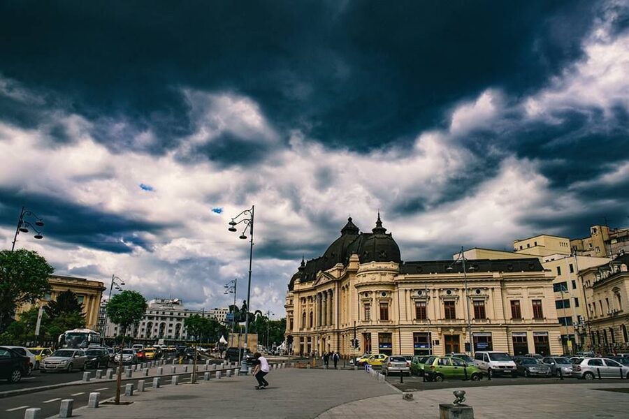 Bucharest: Half Day Bike Tour - From Hanu’ Berarilor to Your First Big View: Getting Rolling