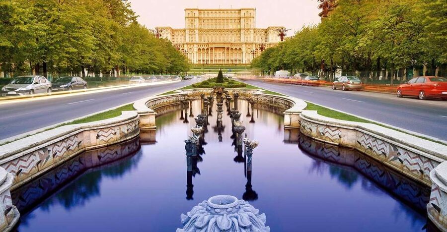 Bucharest: Half Day Bike Tour - Victoria Boulevard and the Scale of Little Paris