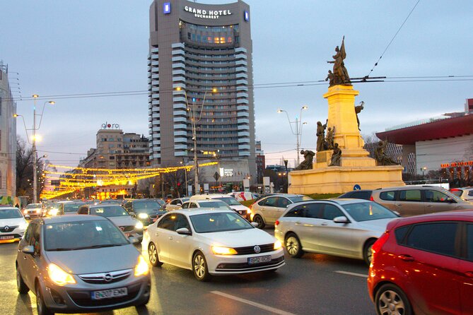 Bucharest in a nutshell - half day private walking tour - Cărturești Carusel: a culture break that keeps the walk human