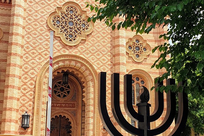 Bucharest Jewish Heritage | Holocaust Memorial | Private Car Tour - Philanthropy Israelite Cemetery and the WW1 memorial