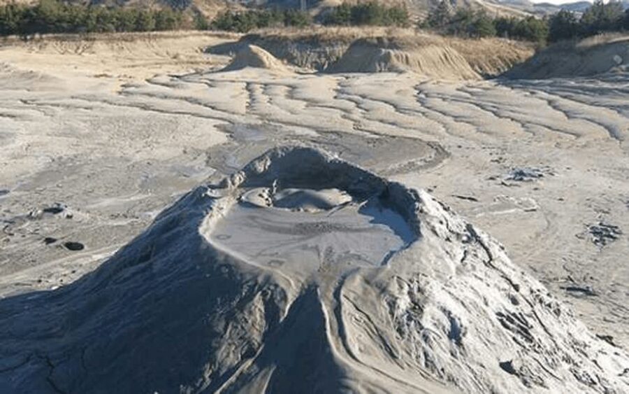 Bucharest: Muddy Volcanoes and Salt Mine Private Day Tour - Why Slănic Salt Mine and Berca Mud Volcanoes fit together in one day