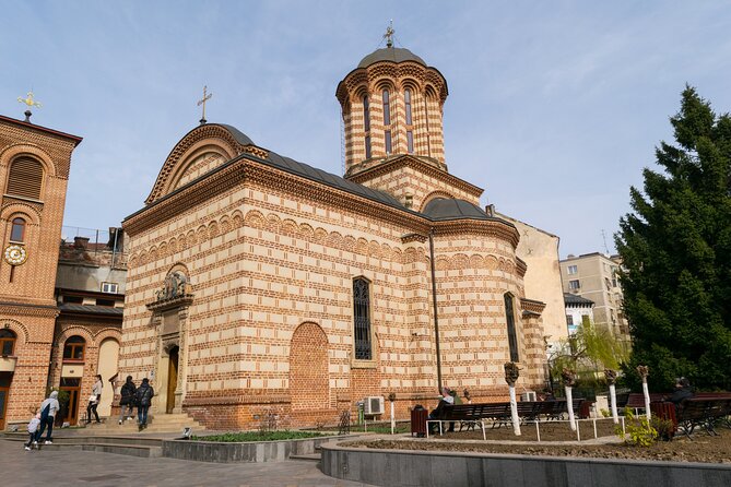 Bucharest Old Town Treasure Hunt: Walking Tour & Game - Stop 5, Stavropoleos Monastery: slow down for atmosphere