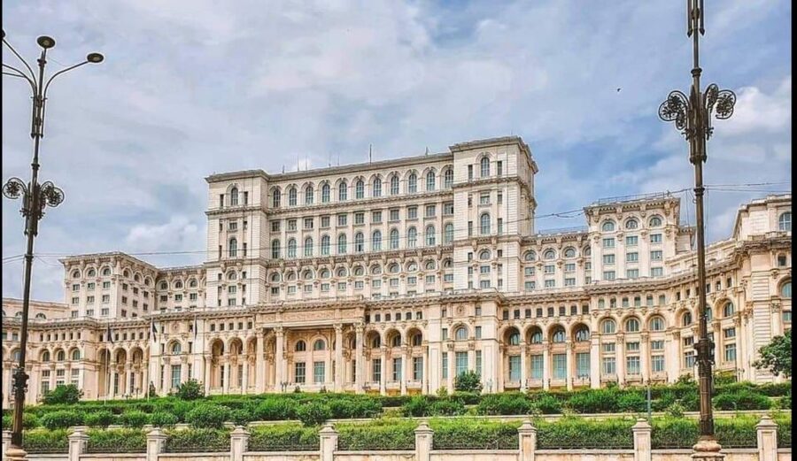 Bucharest Panoramic City Tour & Street Food - What makes this Bucharest panoramic street-food tour tick
