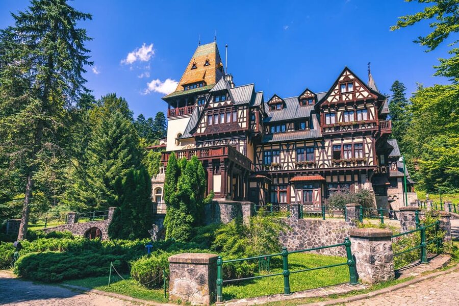 Bucharest: Peles Castle, Bran Castle, & Brasov Full-Day Tour - Bran Castle and the Dracula Myth, Explained Like a Real Story