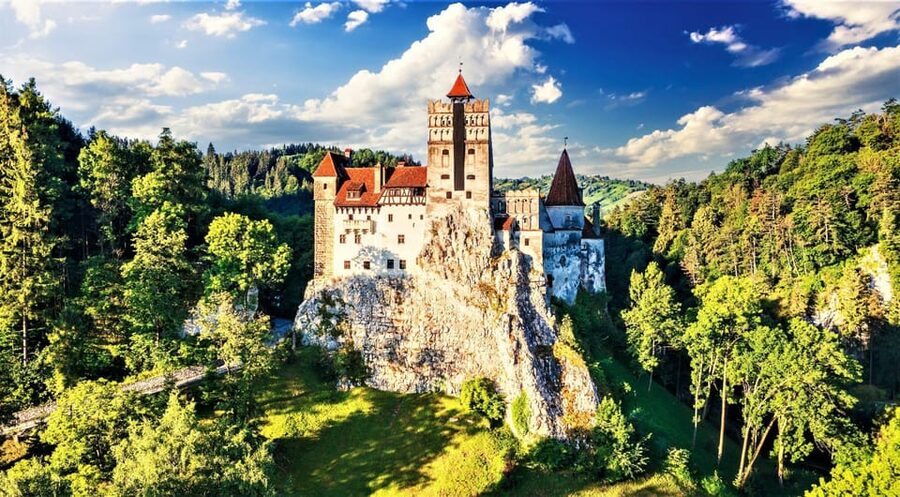 Bucharest: Peles Castle, Bran Castle, & Brasov Old Town Tour - How Transylvania Fits Into One Long Day From Bucharest