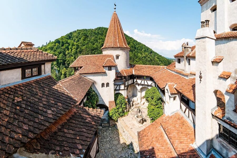 Bucharest: Peles & Dracula's Castle and Brasov Full-Day Trip - Bran Castle, Dracula’s Castle: the legend plus the real historical thread