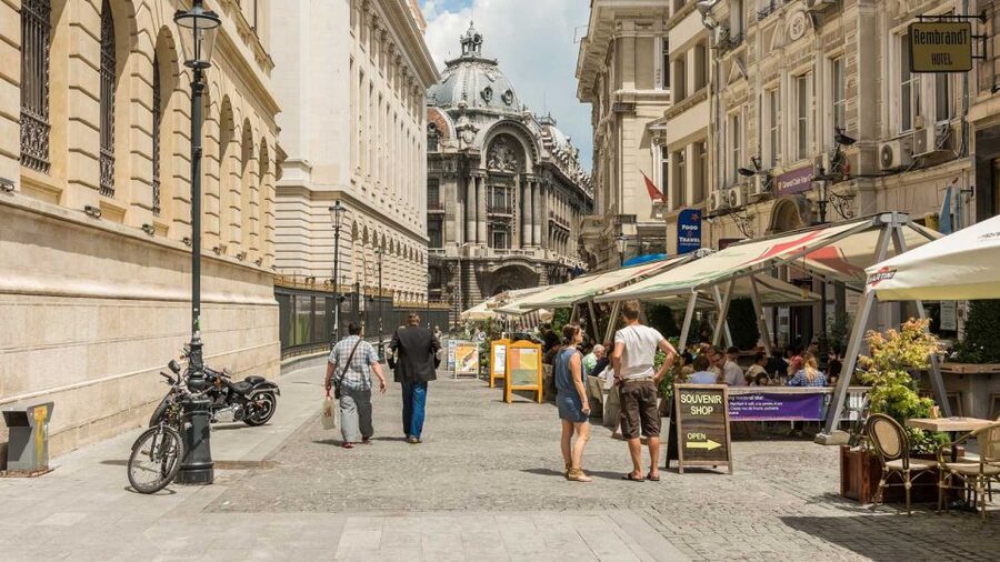 Bucharest Private City Tour 4h with Hotel Pickup & Drop-Off - Old Town time: your guided finish with photo-friendly pacing