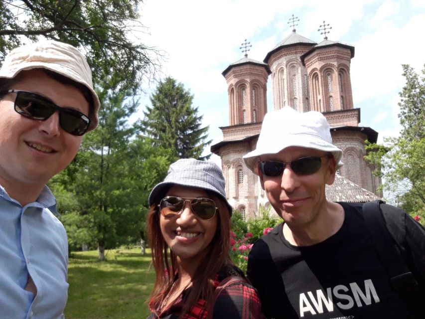 Bucharest & Surroundings: Half Day Tour - Bucharest, then Dracula territory in one smooth half-day