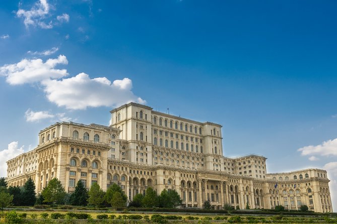 Bucharest Under Communism: Life, Terror & Hope - Unirii Square: fountains, power, and the “Victory of Socialism” boulevard