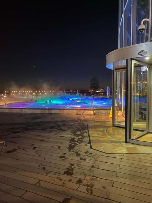 Bucuresti: Bucuresti Therme Transfer and Full-Day Access - București Therme in one ticket: Galaxy action plus The Palm calm
