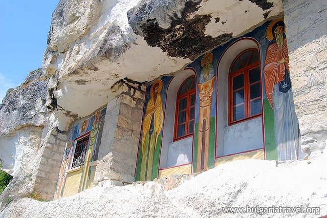 Bulgaria Day Trip: Private Tour from Bucharest - Morning Pickup and the Long Drive to Bulgaria