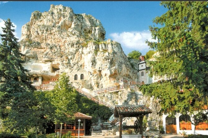 Bulgaria -Private Tour- Basarbovo, Arbanasi, Veliko Tarnovo - How the guide changes the day, for better and worse