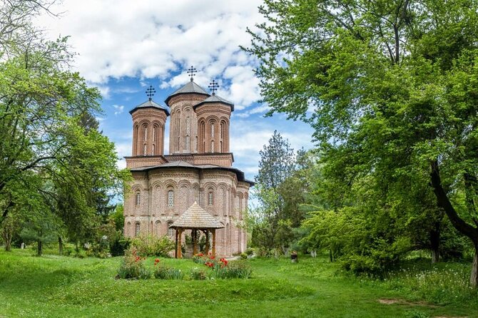 Discover Dracula's Tomb and Mogosoaia Palace - Private Tour from Bucharest - Snagov Lake by private car: the best part starts with the drive