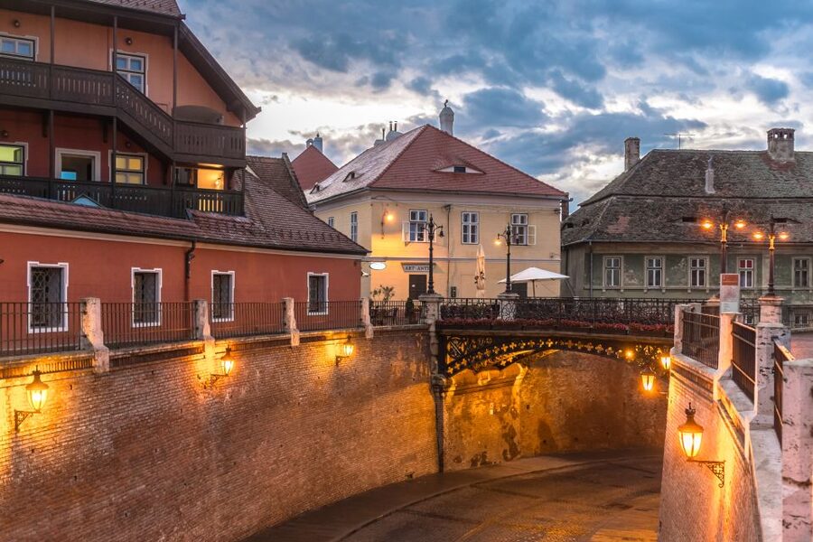 Discover Transylvania: Peles, Bran, Sighisoara in 2 days - What to bring, and who should not plan on this one