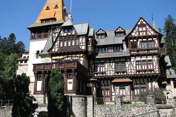 Dracula Castle, Peles Castle & Brasov-Private Tour from Bucharest - Brasov Old Town Time: A Break from the Castle Run