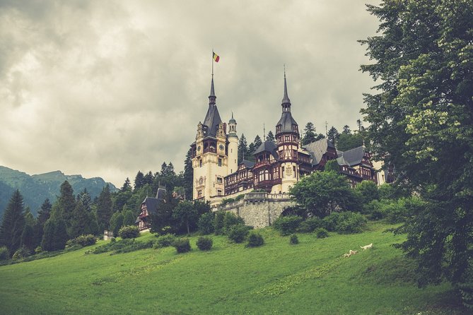 DRACULA CITY BREAK Bran Castle, Peles Castle Sinaia, Brasov City - Brasov in two hours: the medieval core, without the headache