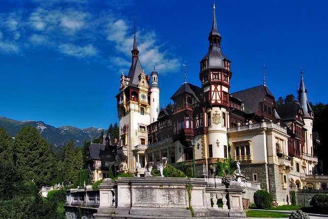 Dracula's Castle, Peles Castle and Brasov Day Trip from Bucharest - The morning run from Universitate Bucharest and what to expect