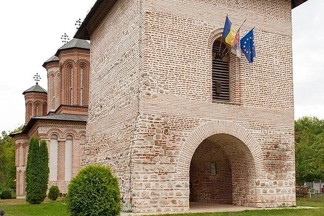 Dracula's Tomb and Mogosoaia Palace, Private Tour from Bucharest - Price and Value: Private Comfort for a Short, Focused Day