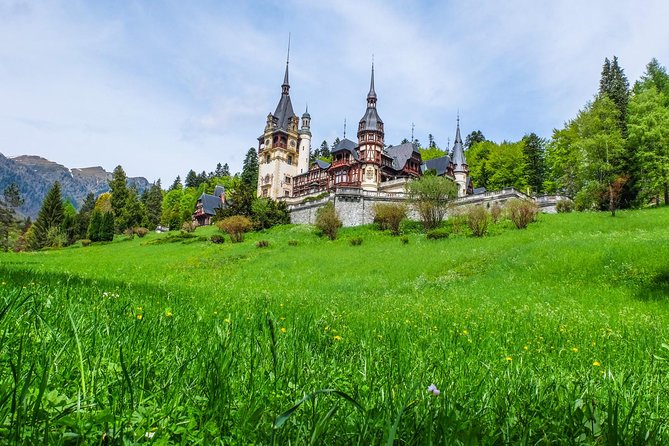 Explore Transylvania Tour 4 days - Day 1: Peles Castle and Bran Castle to the Brasov medieval core