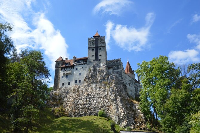 Fairytale Castles of Romania Tour - Brasov Old Town Walking Tour, Where the Day Finally Slows Down