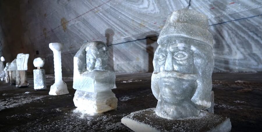 From Bucharest: Private Tour Salina Slanic: Salt Palace - Skip-the-Line Entry and First Steps Inside the Salt Palace