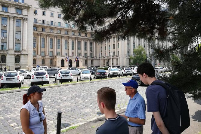 Life in Communism - Starting at the Patriarchal Cathedral and Getting Oriented Fast