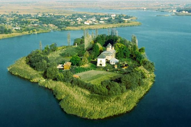 Mogosoaia Palace & Snagov Monastery: Private tour from Bucharest - Who this tour is best for, and who should skip it